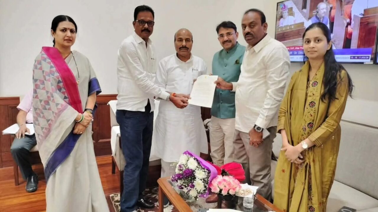 ಮೀಸಲಾತಿ ಅಸ್ತ್ರ: ದೆಹಲಿ ಅಂಗಳಕ್ಕೆ ರಾಜ್ಯದ ಮೀಸಲಾತಿ ಚೆಂಡು ಎಸೆದ ಕಾಂಗ್ರೆಸ್ ನಿಯೋಗ!