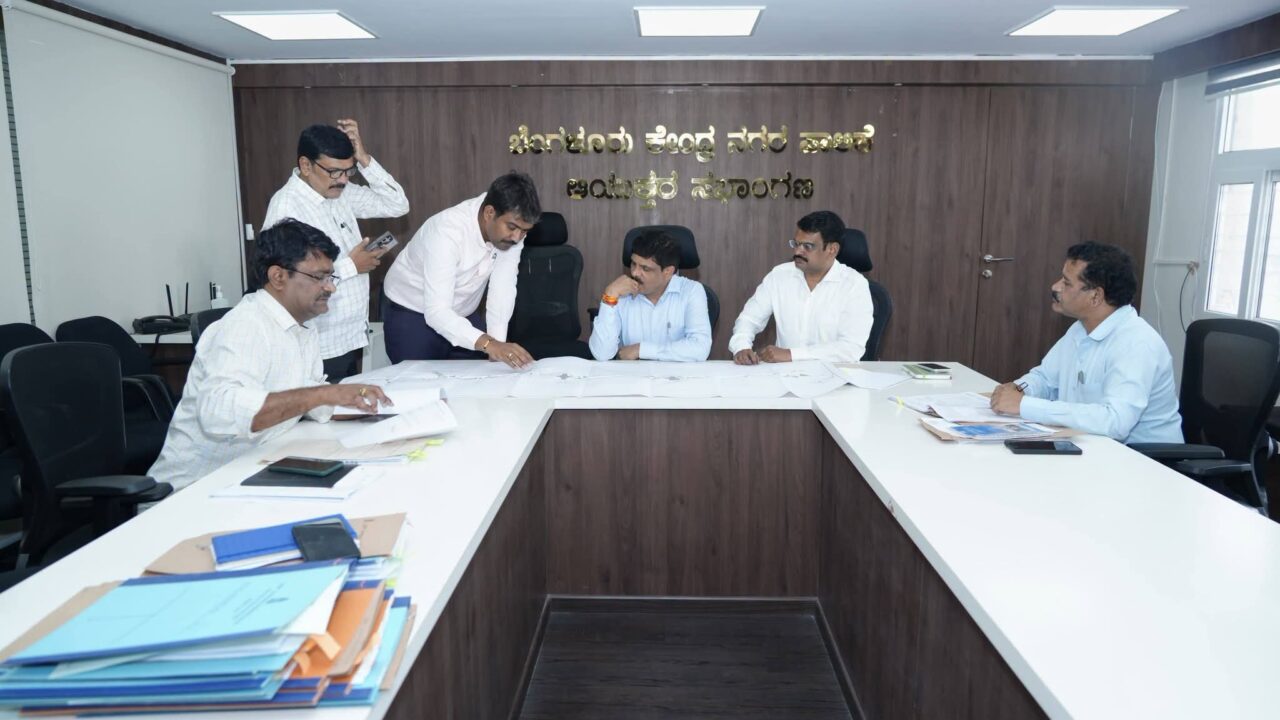 ಗಾಂಧಿ ಬಜಾರ್ ರಸ್ತೆ ವ್ಯಾಪಾರಿಗಳಿಗೆ ಪ್ರತ್ಯೇಕ ಜಾಗ ನಿಗದಿ: ಬಿಬಿಎಂಪಿ ಆಯುಕ್ತ ಜಗದೀಶ್ ನೇತೃತ್ವದಲ್ಲಿ ಮಹತ್ವದ ಸಭೆ