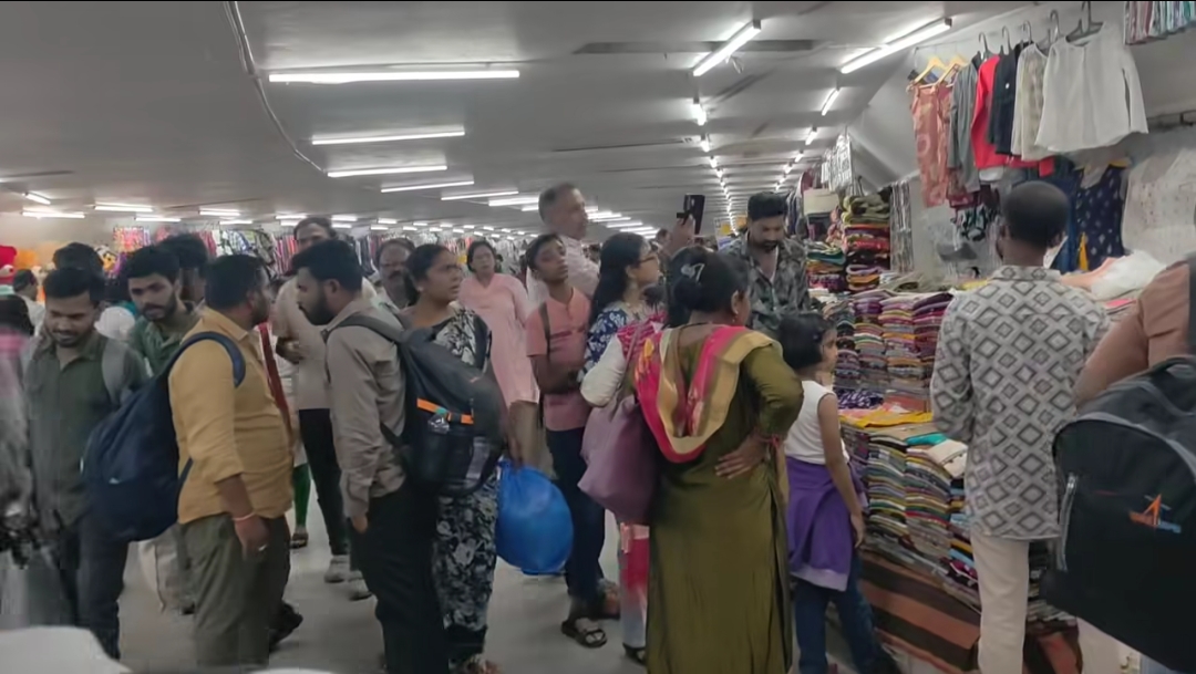 ಮೆಜೆಸ್ಟಿಕ್ ಅಂಡರ್‌ಪಾಸ್ ಒತ್ತುವರಿ ರಾಜಕಾರಣಿಗಳಿಗೆ ಕಾಣುತ್ತಿಲ್ಲವೇ?: ಫುಟ್‌ಪಾತ್ ತೆರವು ನಾಟಕದ ವಿರುದ್ಧ ಸಾರ್ವಜನಿಕರ ಆಕ್ರೋಶ