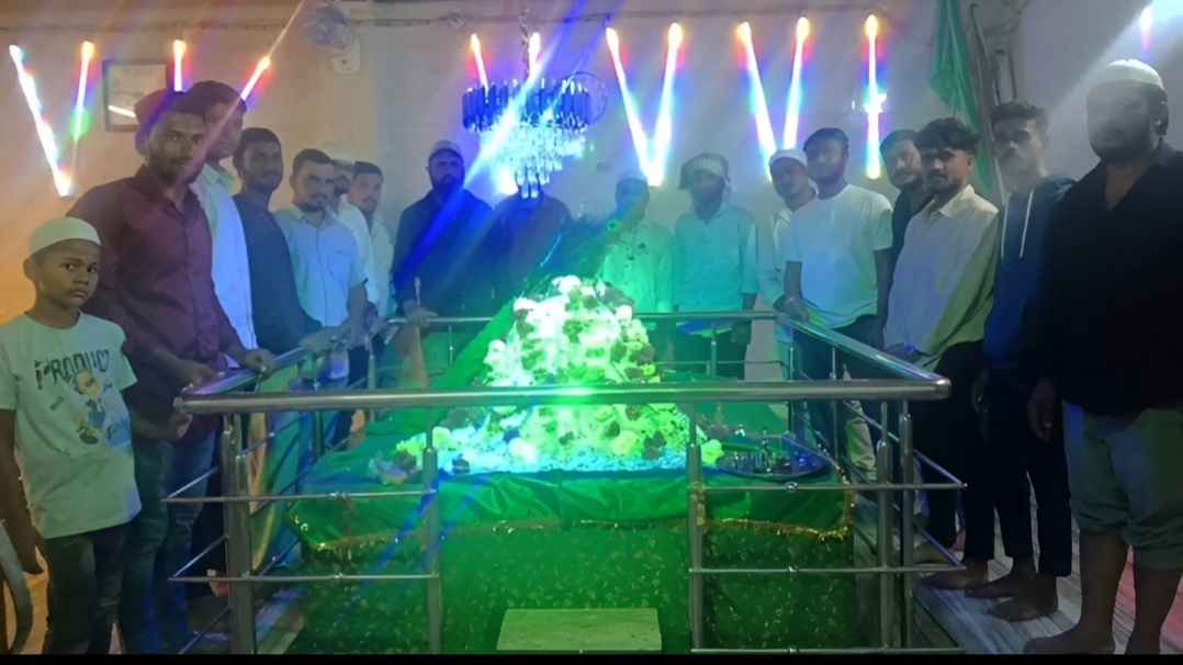 ಪೈಗಂಬರ ದಿನಾಚರಣೆ ನಿಮಿತ್ತ ದೇವರಿಗೆ ಗಲೀಫ್ ಅರ್ಪಣೆ