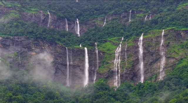 ಕೊಡಚಾದ್ರಿ ತಪ್ಪಲಿನ ಈ ರಹಸ್ಯ ಜಲಪಾತ ನೋಡಿದ್ದೀರಾ? ಮಳೆಗಾಲದ ಚಾರಣಕ್ಕೆ ಇದಕ್ಕಿಂತ ಬೆಸ್ಟ್ ಪ್ಲೇಸ್ ಮತ್ತೊಂದಿಲ್ಲ!