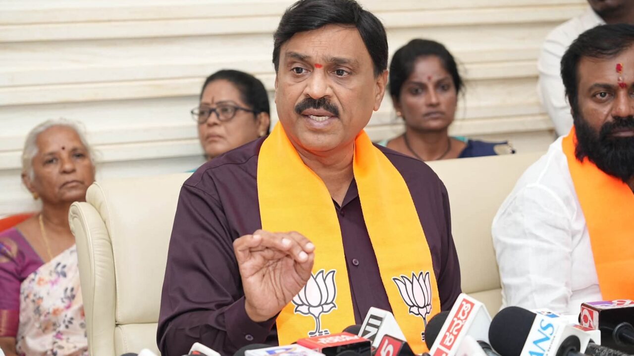 ಬಳ್ಳಾರಿ ಜಿಲ್ಲೆಯ ಎಲ್ಲಾ ಶಾಸಕರು ರಾಜೀನಾಮೆ ನೀಡಿ ಕಣಕ್ಕಿಳಿಯಲಿ:ನಾಗೇಂದ್ರ ಸವಾಲಿಗೆ ಜನಾರ್ದನ ರೆಡ್ಡಿ ಪ್ರತಿ ಸವಾಲು