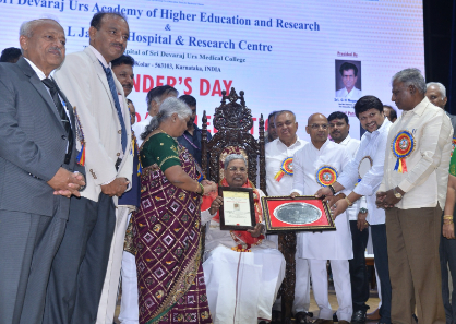 ಡಾಕ್ಟರೇಟ್ ಗೌರವ, 32 ವರ್ಷದ ಡಯಾಬಿಟಿಸ್ ರಹಸ್ಯ ಹಾಗೂ ‘ಸ್ವರ್ಗ-ಕುಡಿತ’ದ ಹಾಸ್ಯ ಪ್ರಸಂಗ ಬಿಚ್ಚಿಟ್ಟ ಸಿದ್ದರಾಮಯ್ಯ!